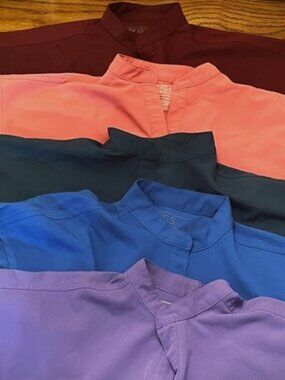 ISO=NOT SELLING= LOOKING FOR !!!! Figs Rafaela scrub‎ tops in size XXS